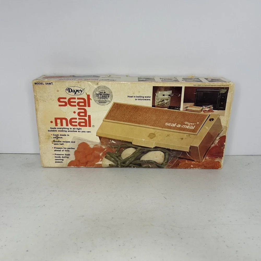 Vintage 1976 Dazey Seal-A-Meal Vacuum Sealer – Works‎ w/ Box, Pouches, Manual